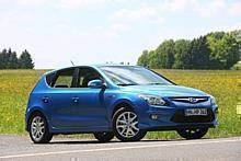 Das dreijähriges Jubiläum feiert das Kompaktmodell i30 im Juli: Der Fünftürer und sein Kombibruder i30cw eroberten mit 18.118 Neuzulassungen zwischen Januar und Juli 2010 Platz 1 der Hyundai-internen Verkaufsstatistik. Foto: Hyundai/Auto-Repoter.NET